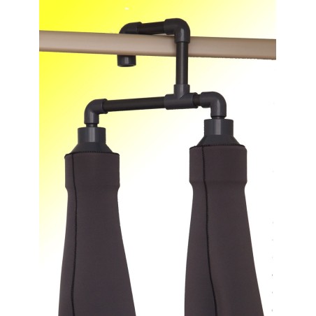 Hanger for freediving pants