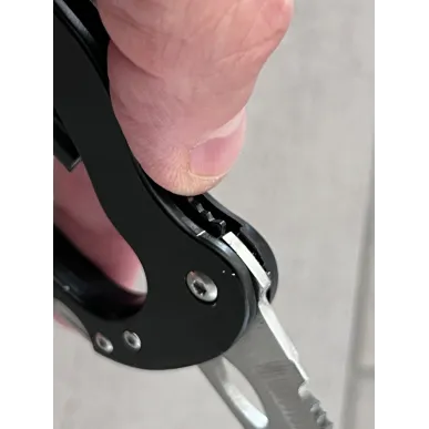 Carabiner folding knive